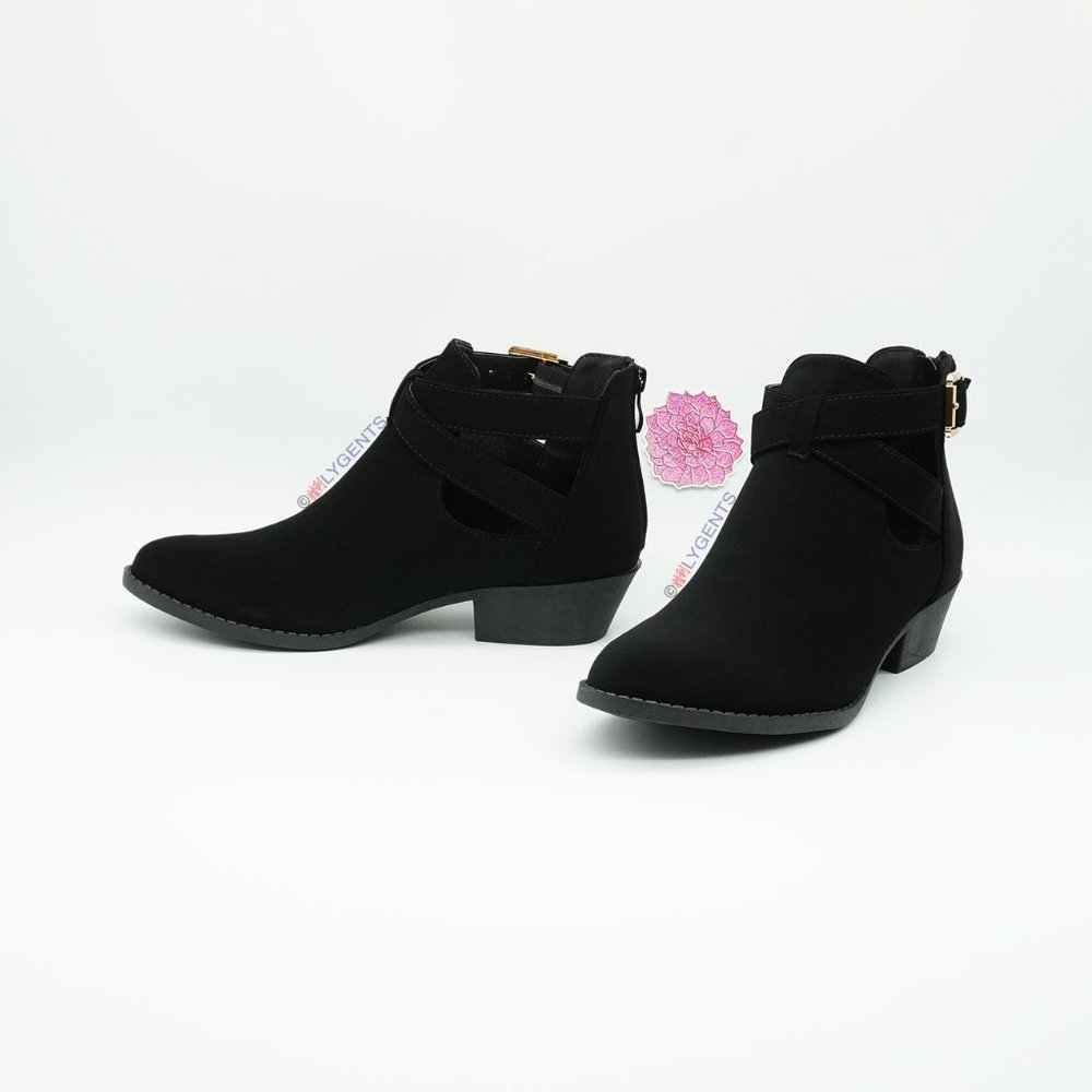 Top Moda Black 7.5M Bootie NEW